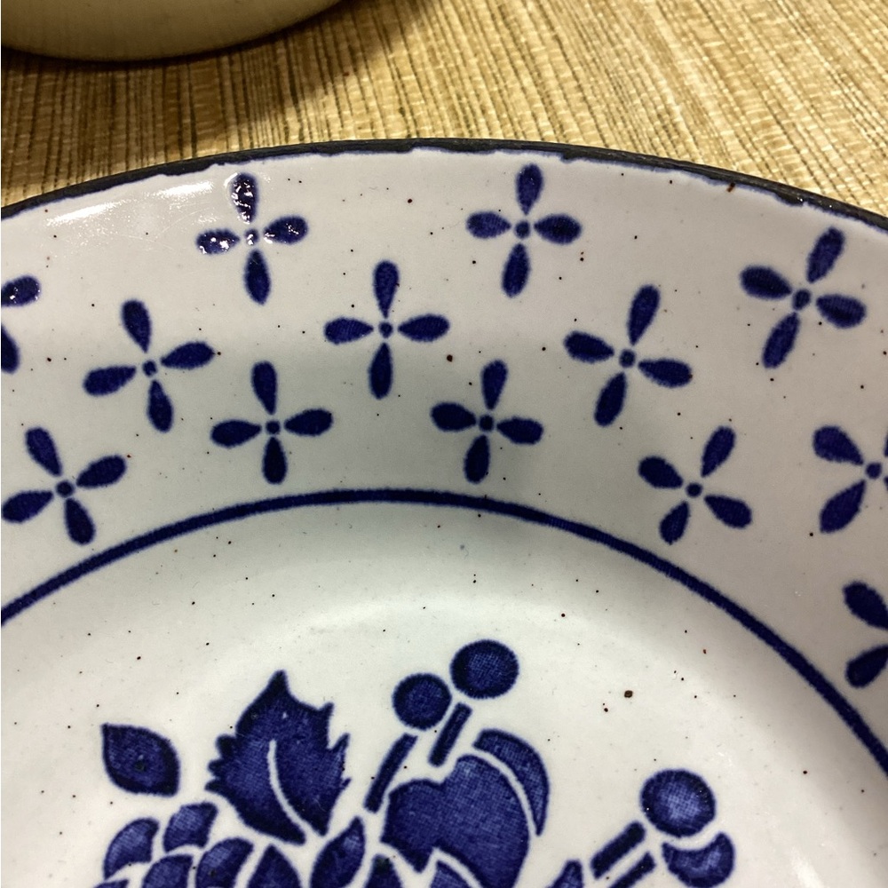 Midwinter Classic Blue and White Stoneware Set 2 bowls, 2 plates - Picture 6 of 7